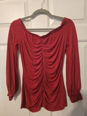 VENUS Red Ruched Front Long-Sleeve Top Sz. M